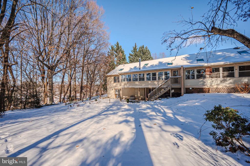 1 EYNON COURT