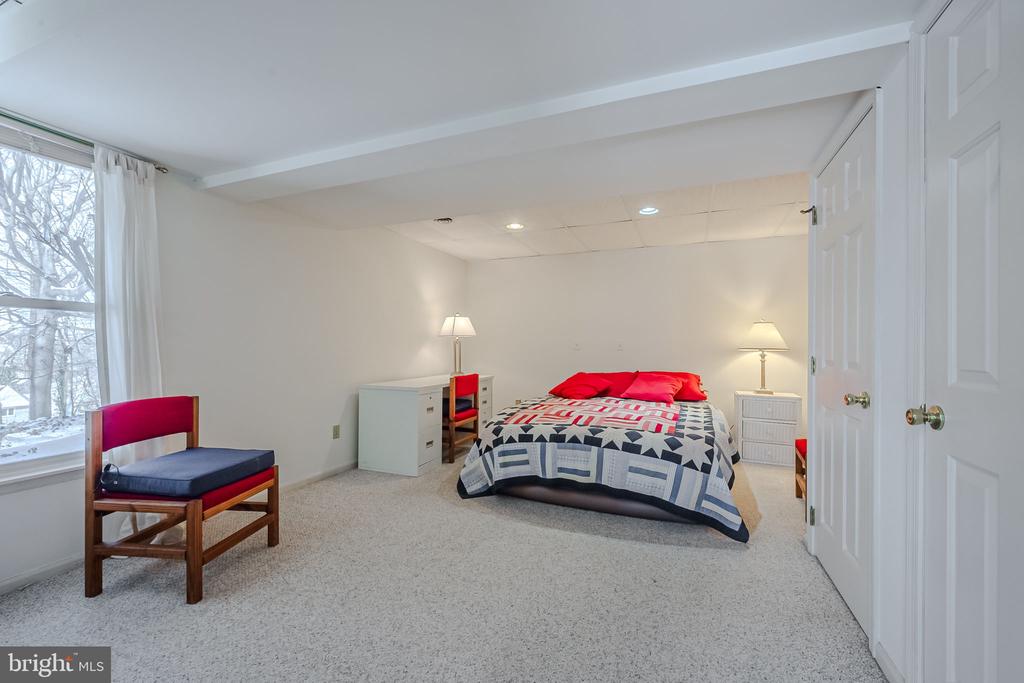 1 EYNON COURT
