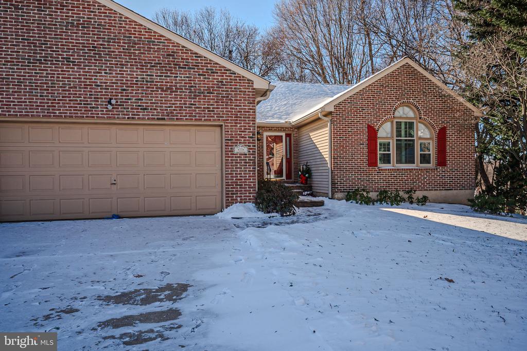1 EYNON COURT
