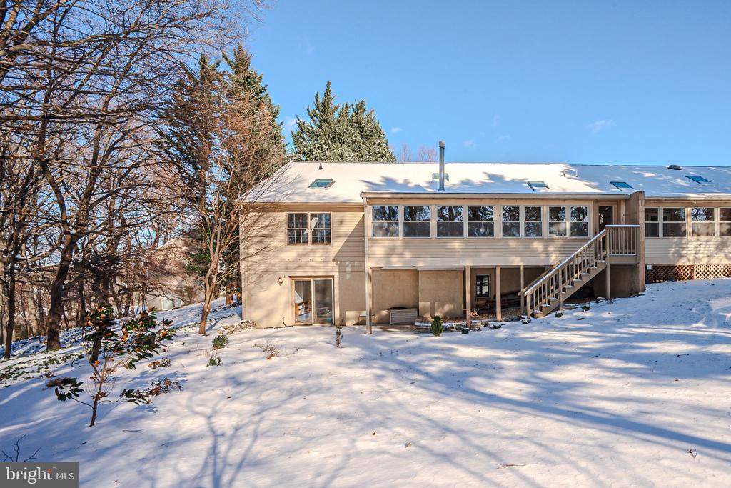 1 EYNON COURT
