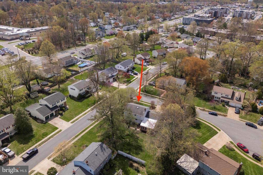 2 RAVENWOOD COURT