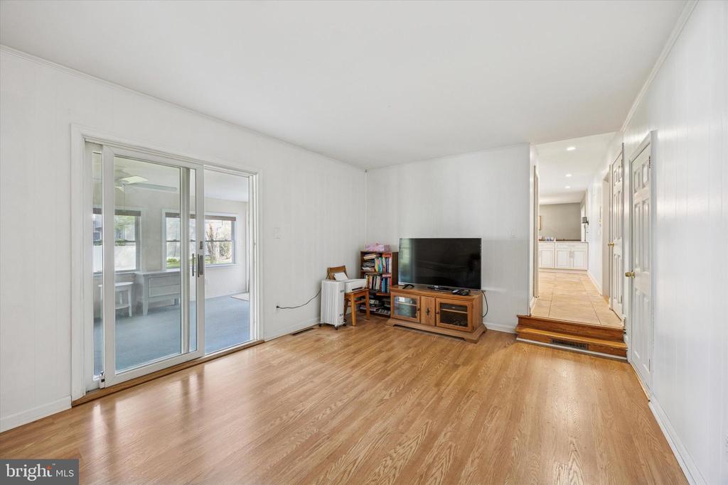 2 RAVENWOOD COURT