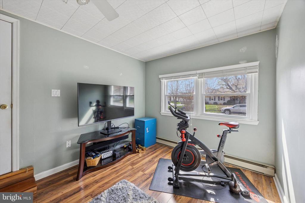 2 RAVENWOOD COURT