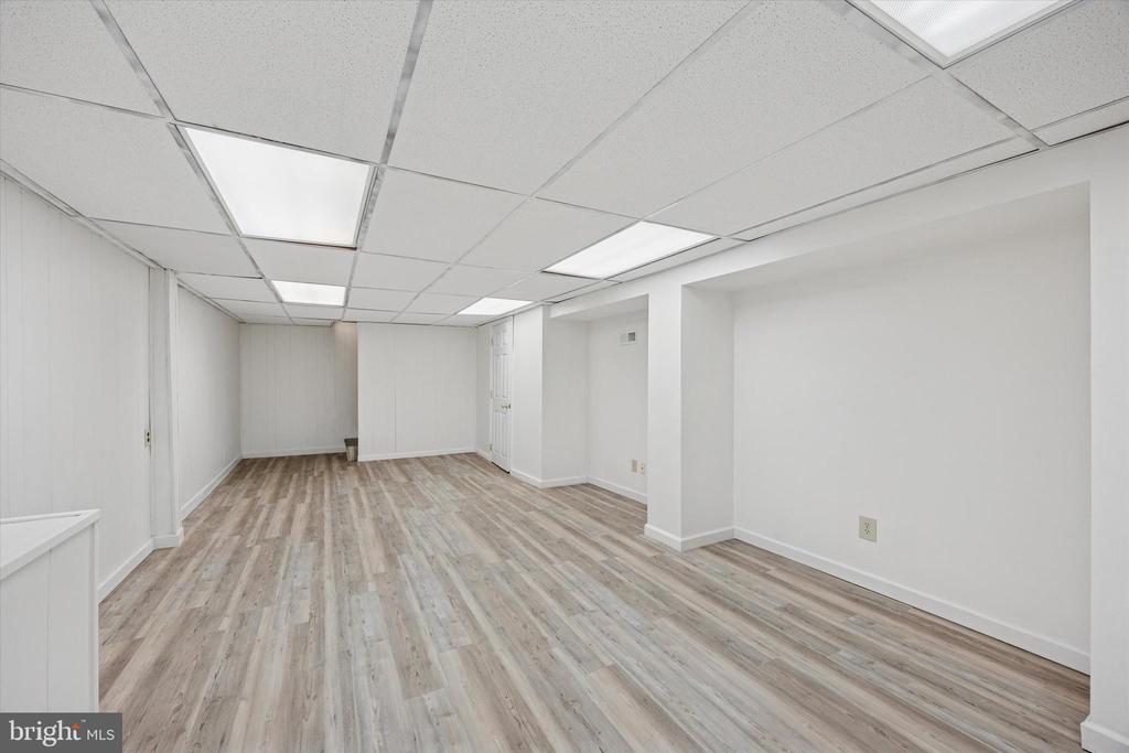 2 RAVENWOOD COURT