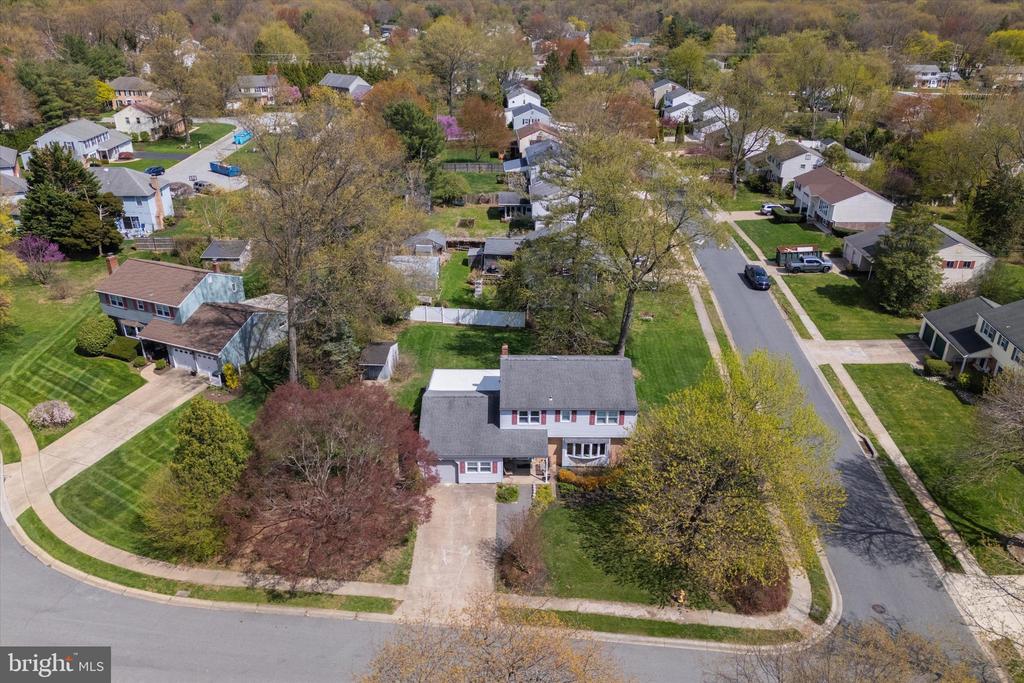 2 RAVENWOOD COURT