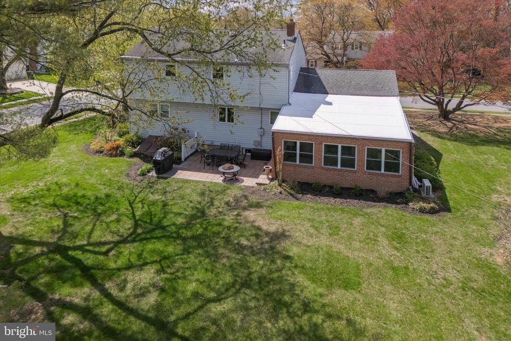 2 RAVENWOOD COURT