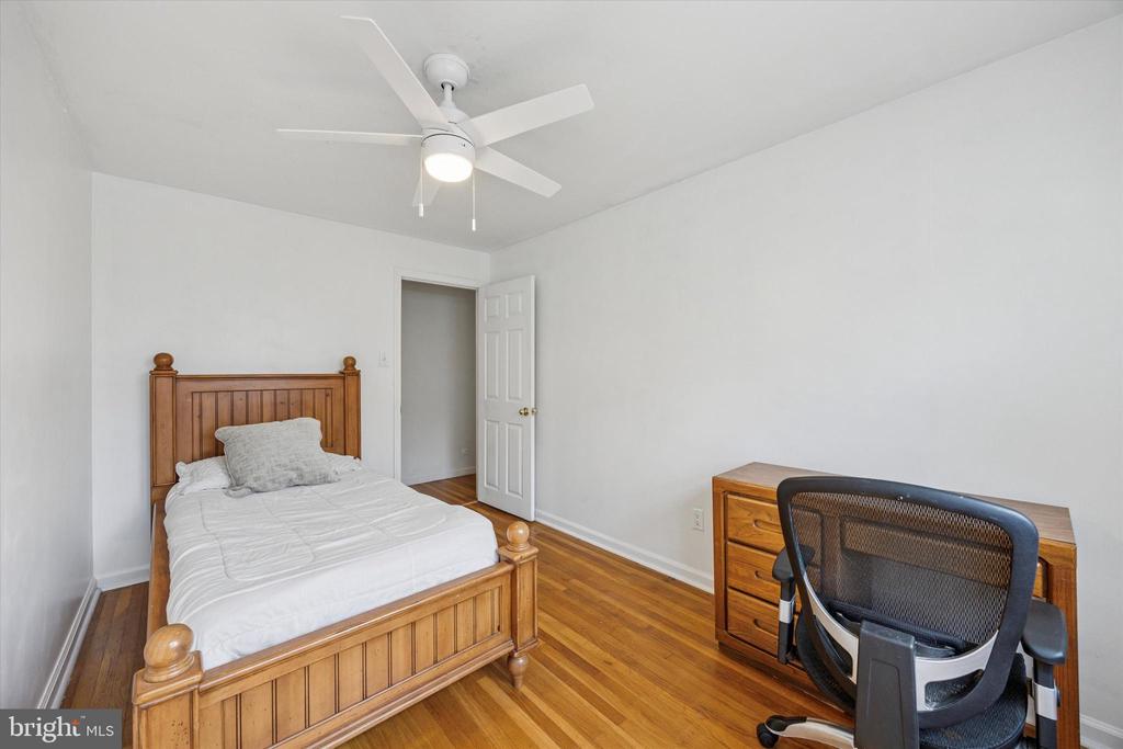 2 RAVENWOOD COURT
