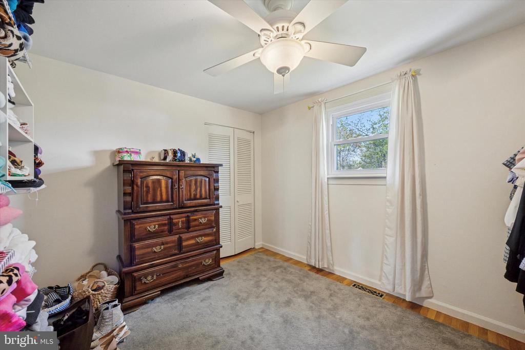 2 RAVENWOOD COURT