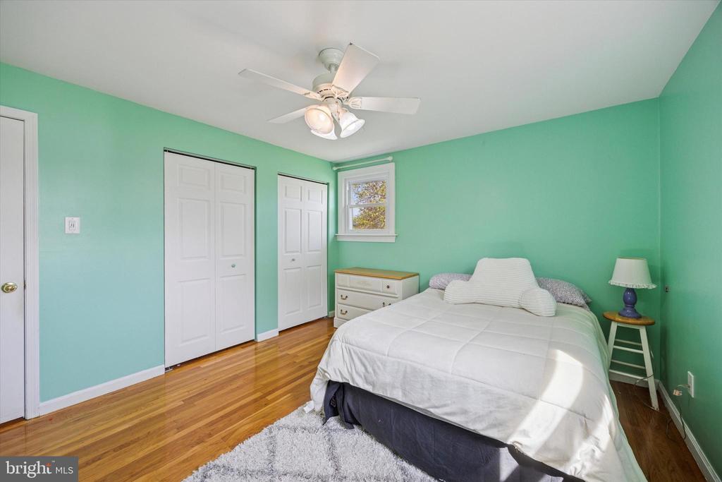 2 RAVENWOOD COURT