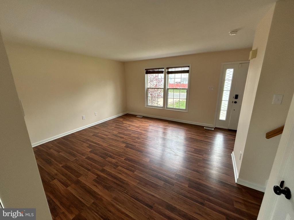 87 E VIOLETTE DRIVE