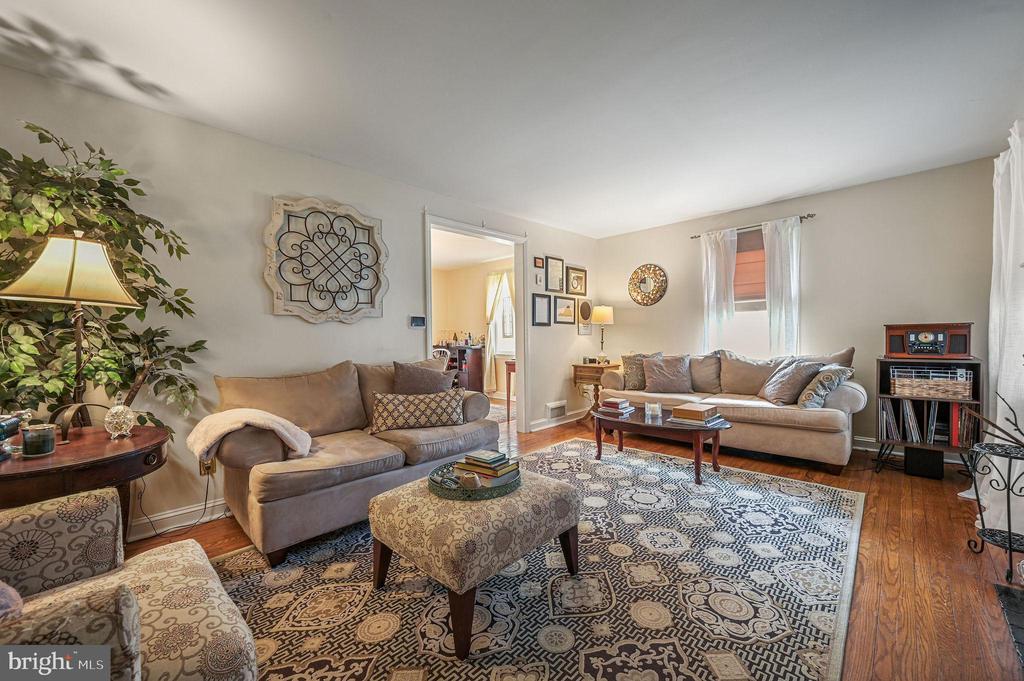 40 W SALISBURY DRIVE