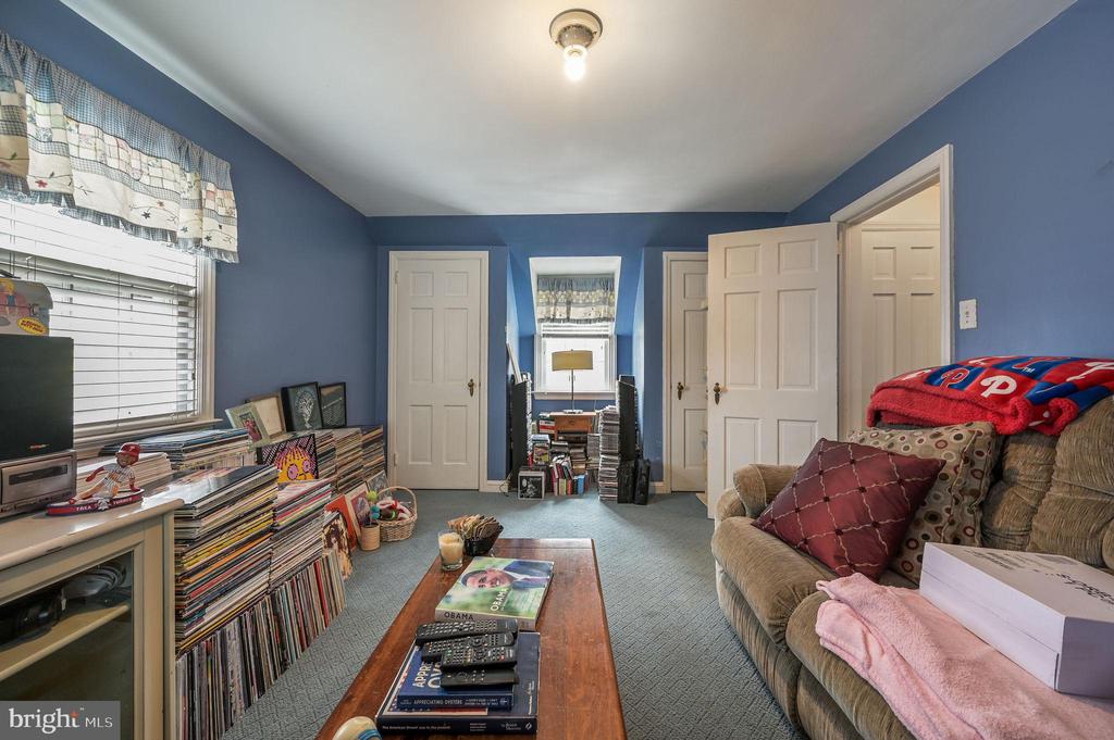 40 W SALISBURY DRIVE