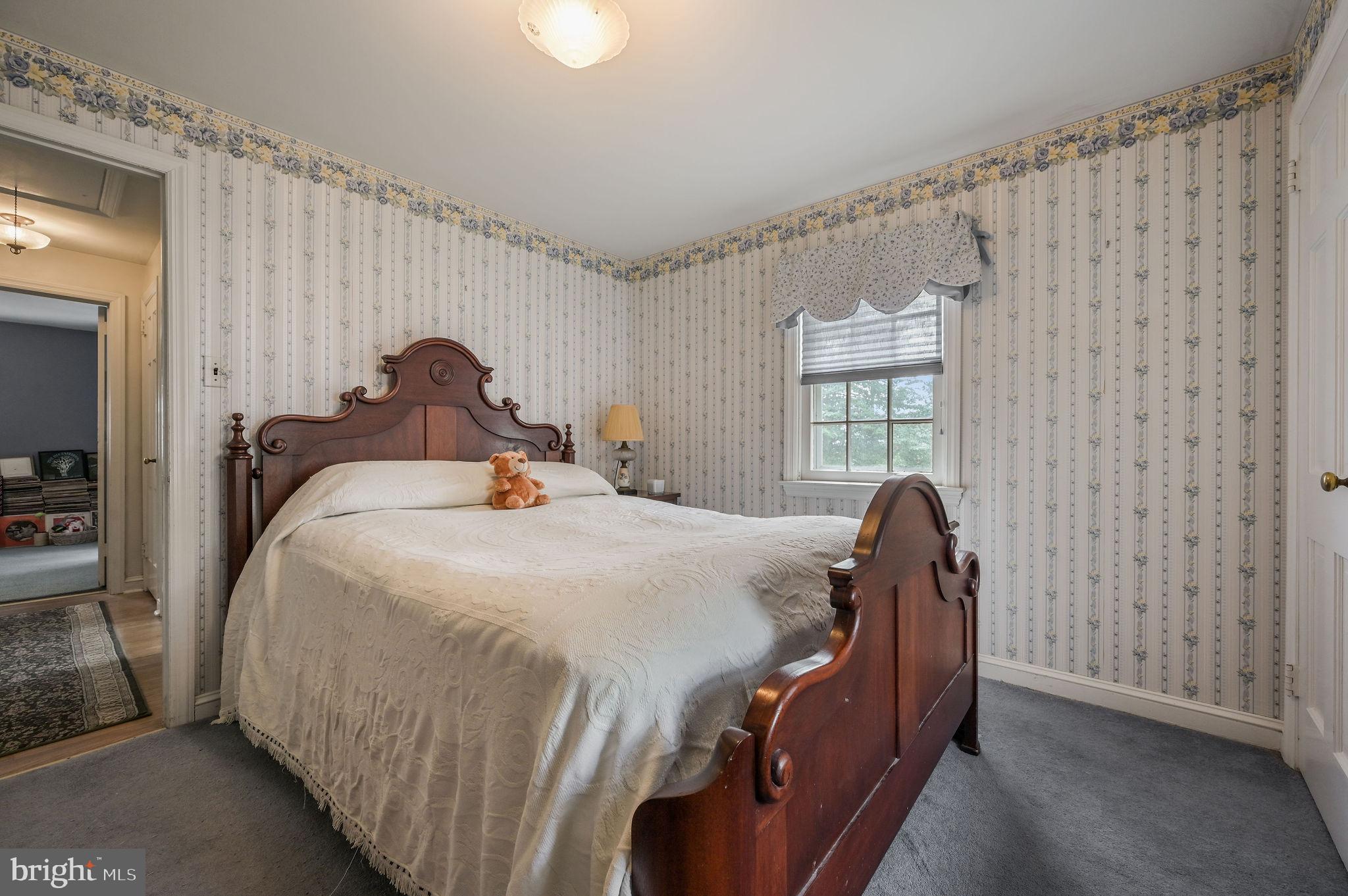 40 W SALISBURY DRIVE