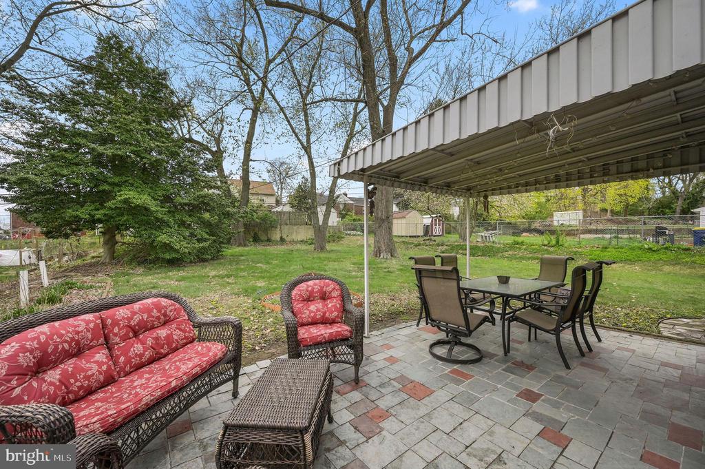 40 W SALISBURY DRIVE