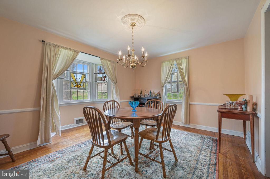 40 W SALISBURY DRIVE