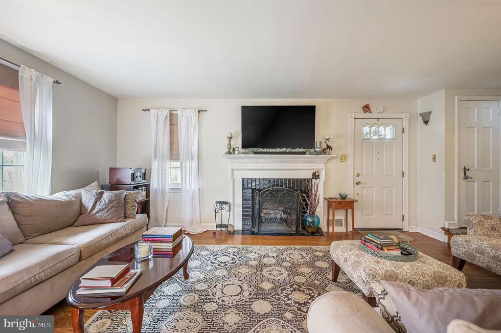 40 W SALISBURY DRIVE