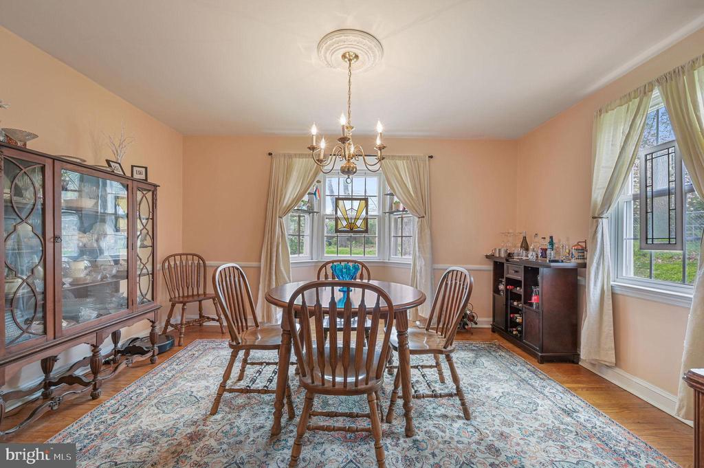 40 W SALISBURY DRIVE