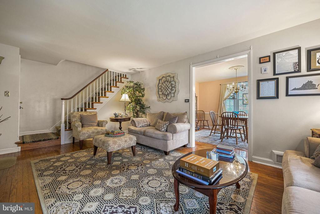 40 W SALISBURY DRIVE