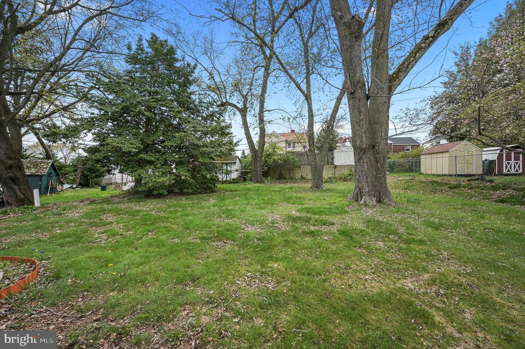 40 W SALISBURY DRIVE