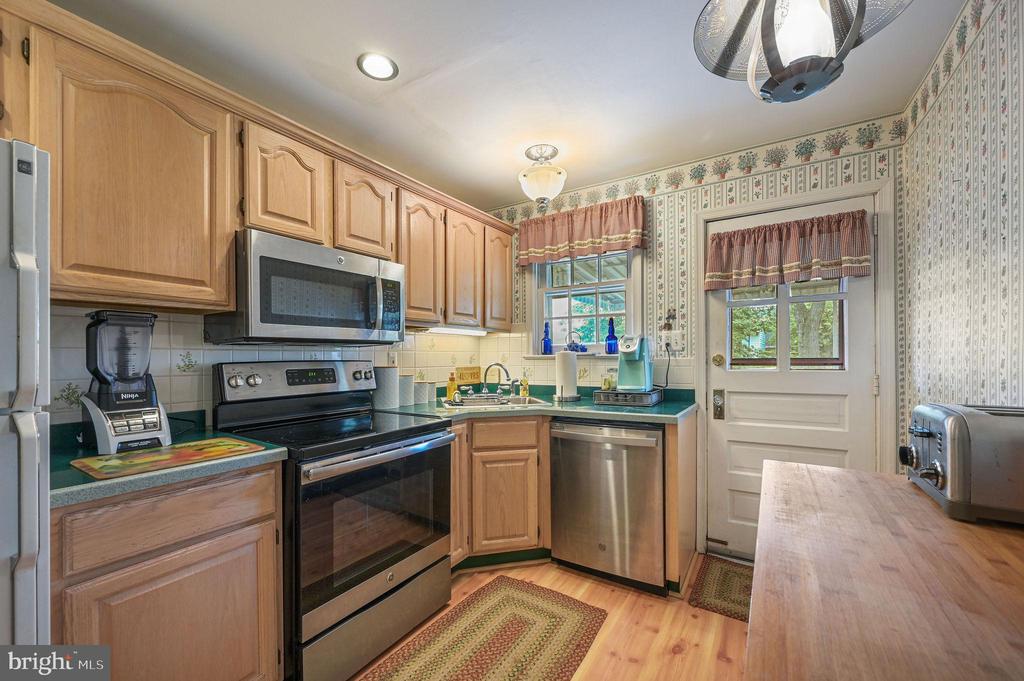 40 W SALISBURY DRIVE