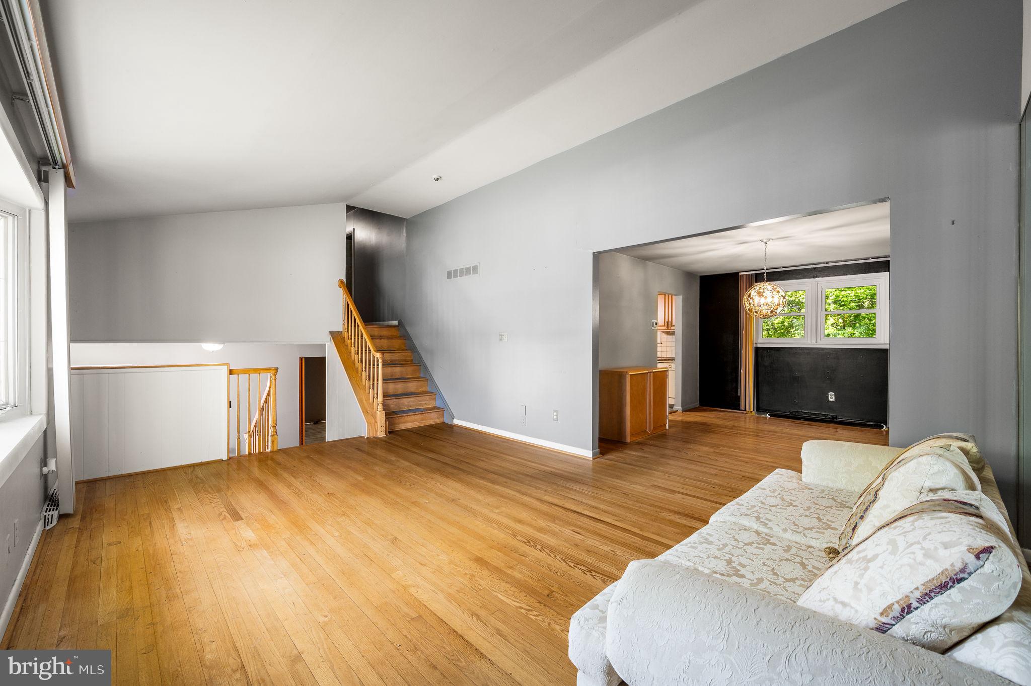 2107 WESTMINSTER DRIVE