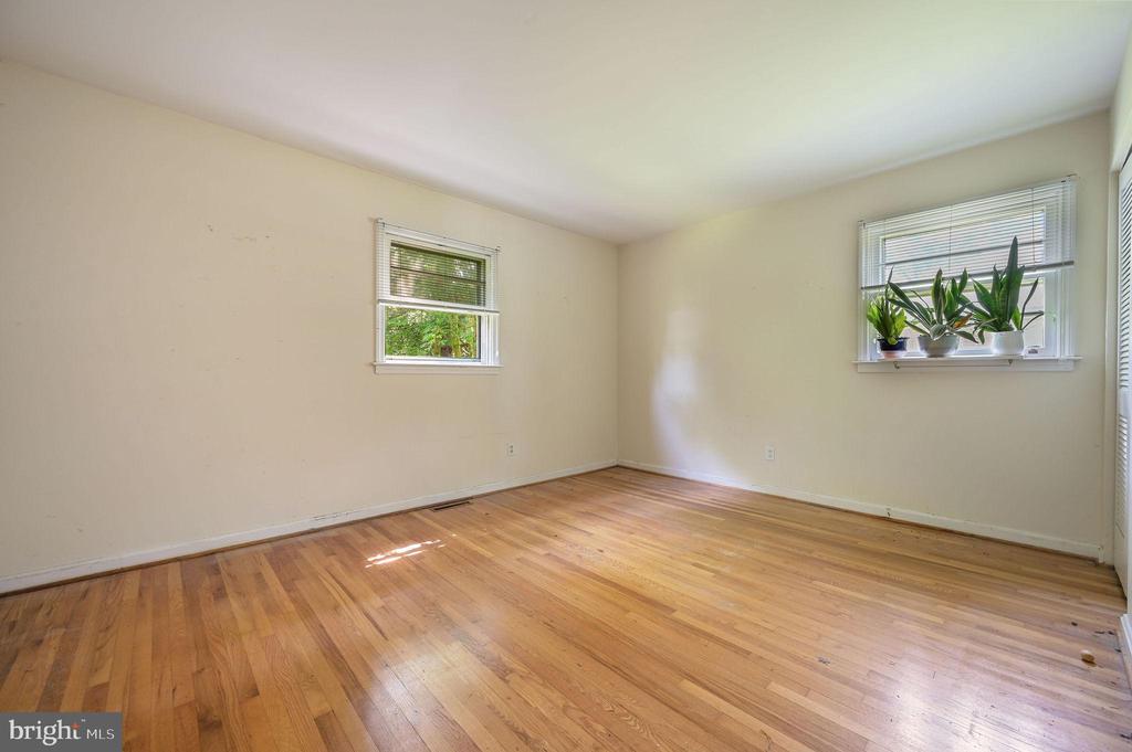 609 APPLE ROAD