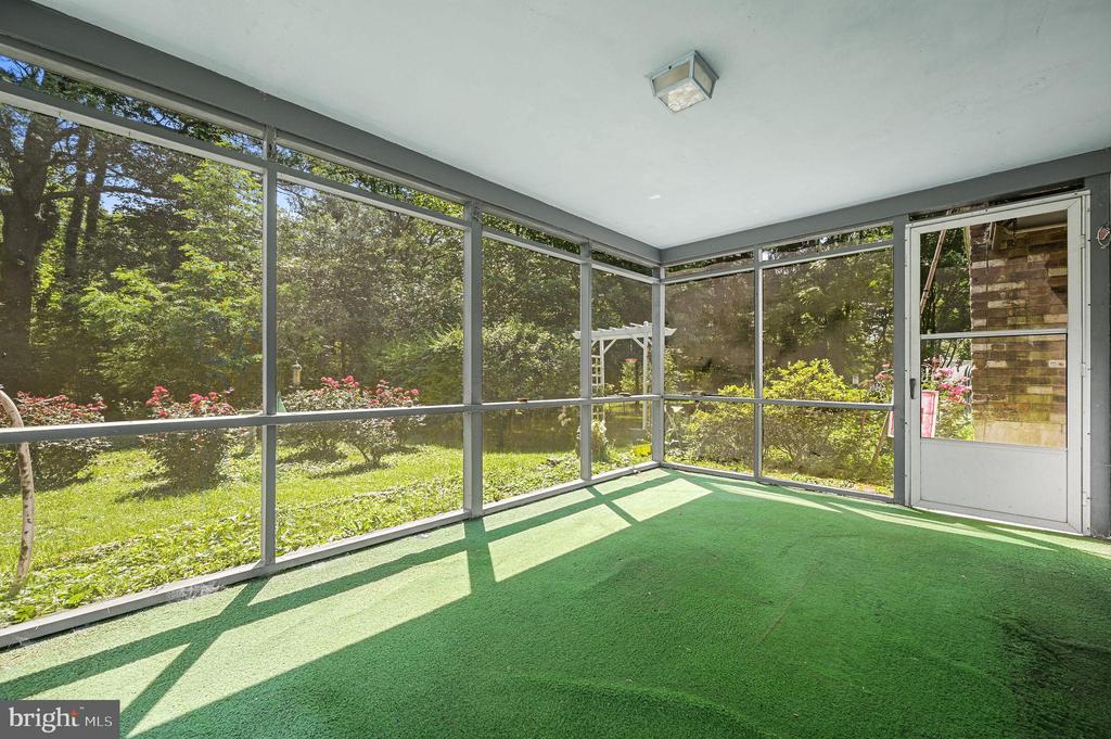609 APPLE ROAD