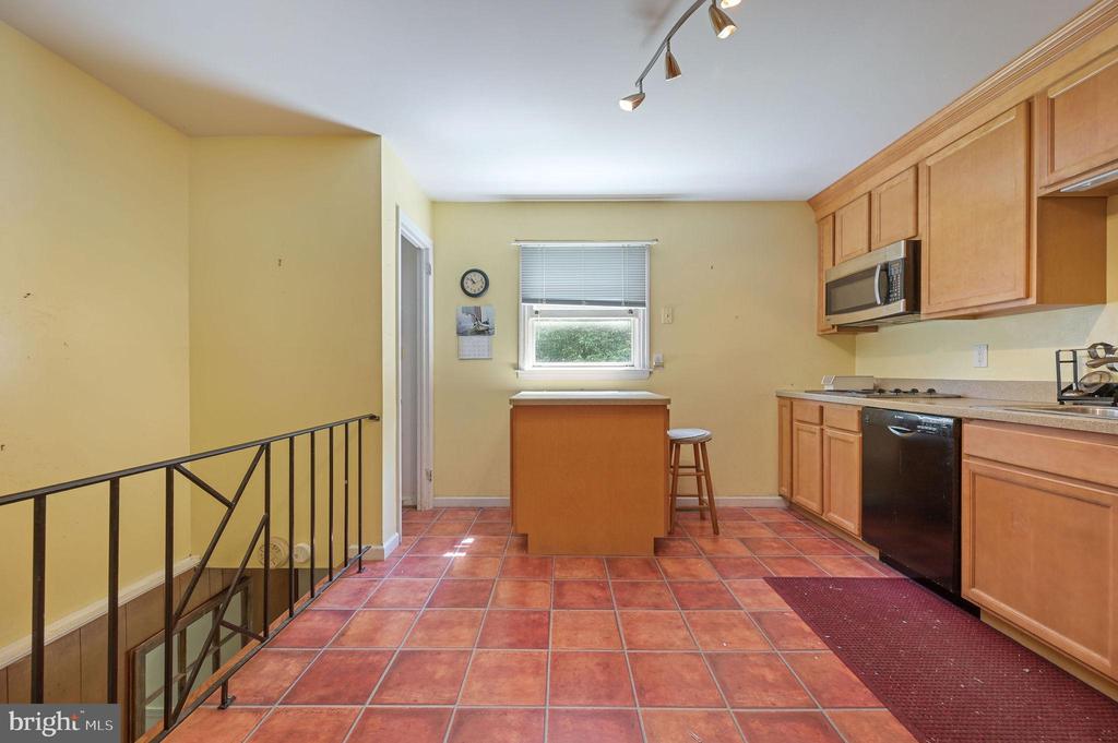 609 APPLE ROAD