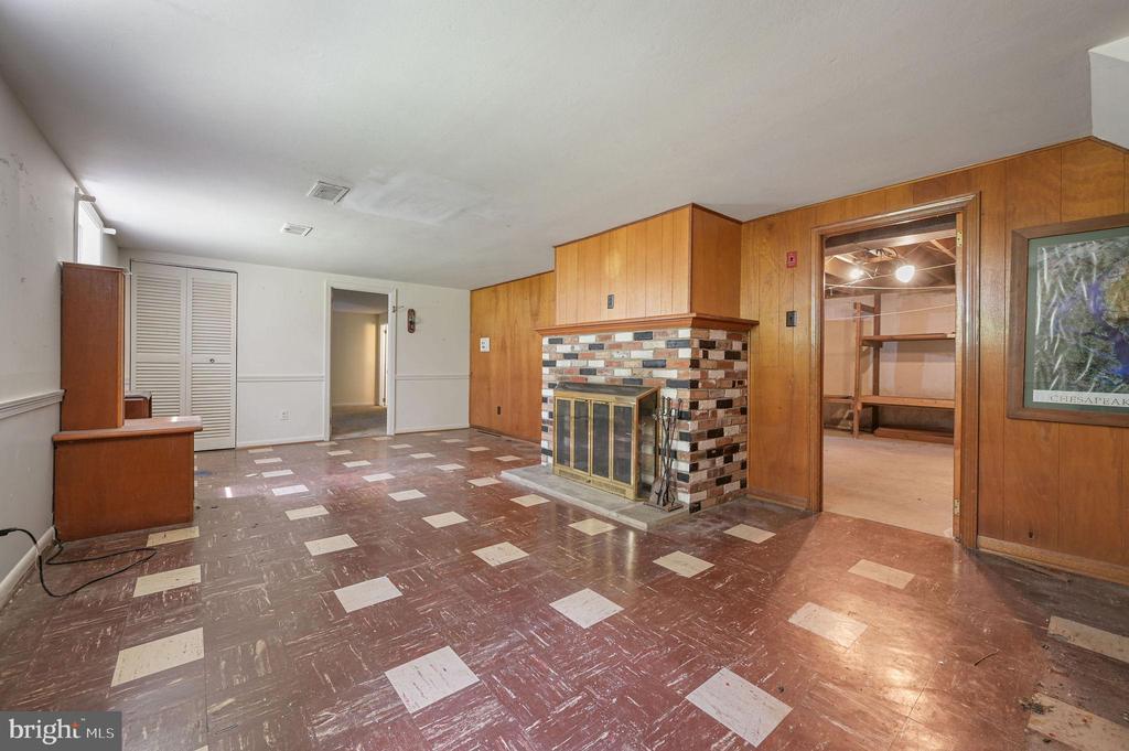 609 APPLE ROAD