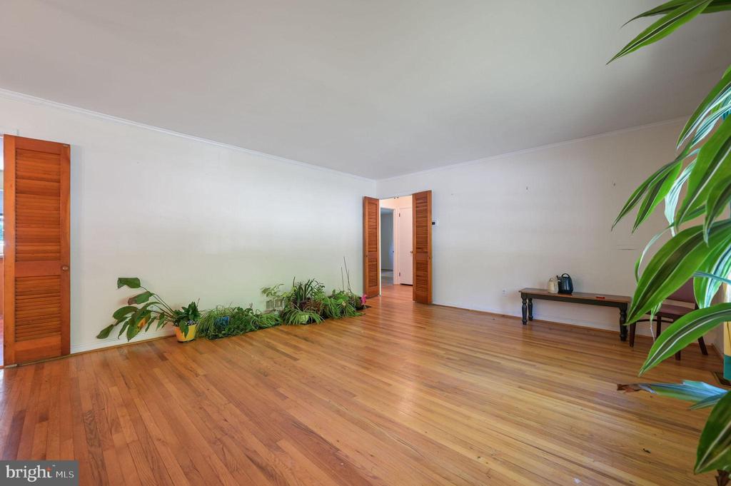 609 APPLE ROAD