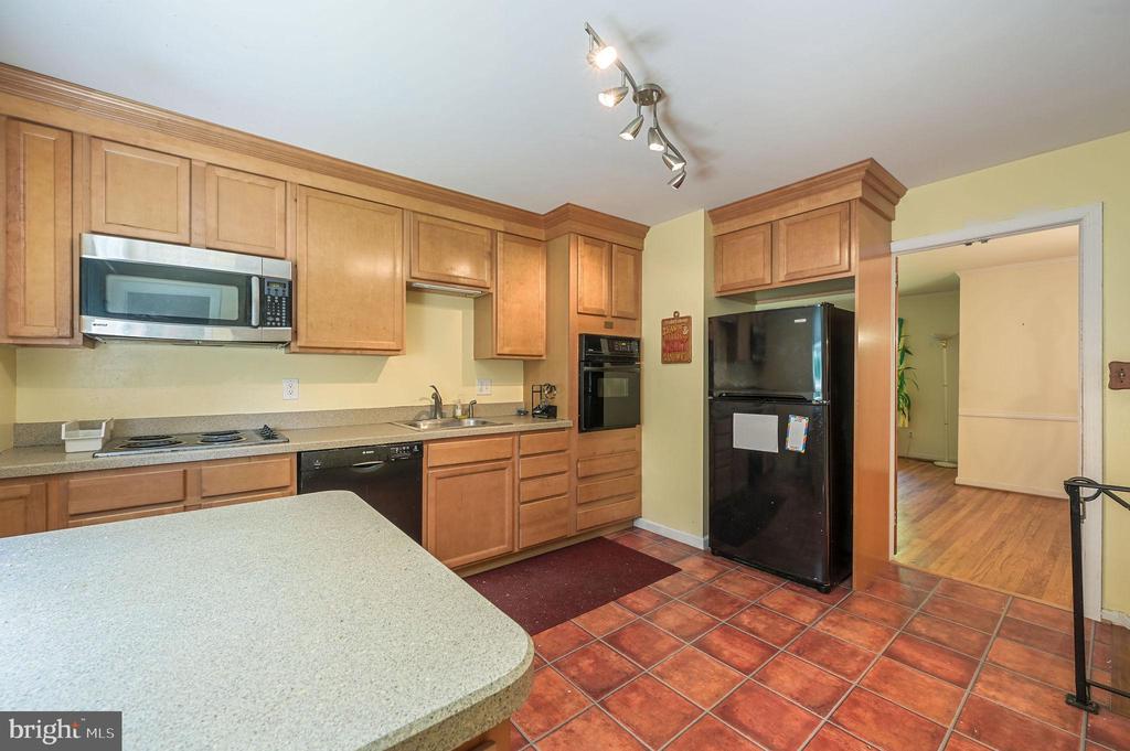 609 APPLE ROAD