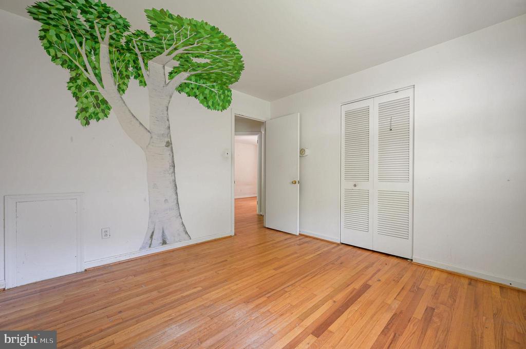 609 APPLE ROAD