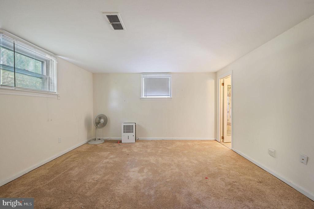 609 APPLE ROAD