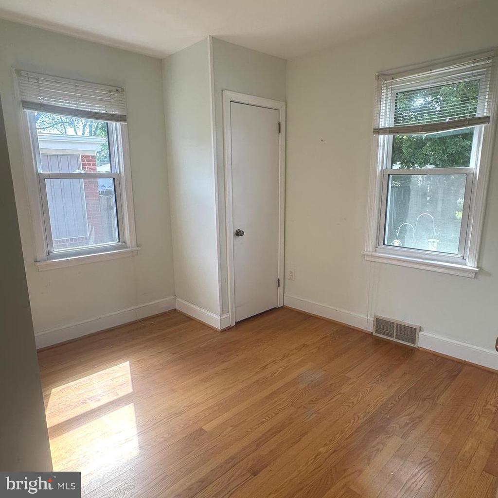 118 FLORENCE AVENUE