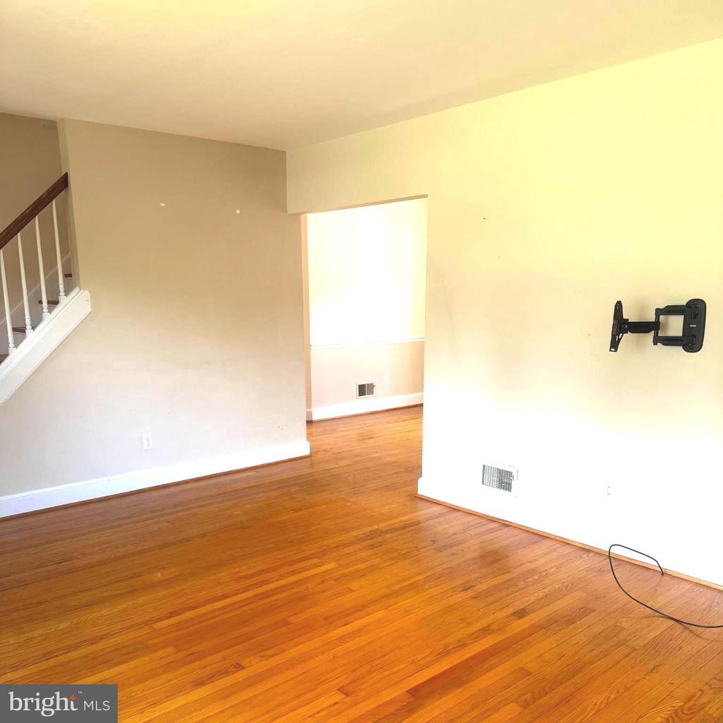 118 FLORENCE AVENUE