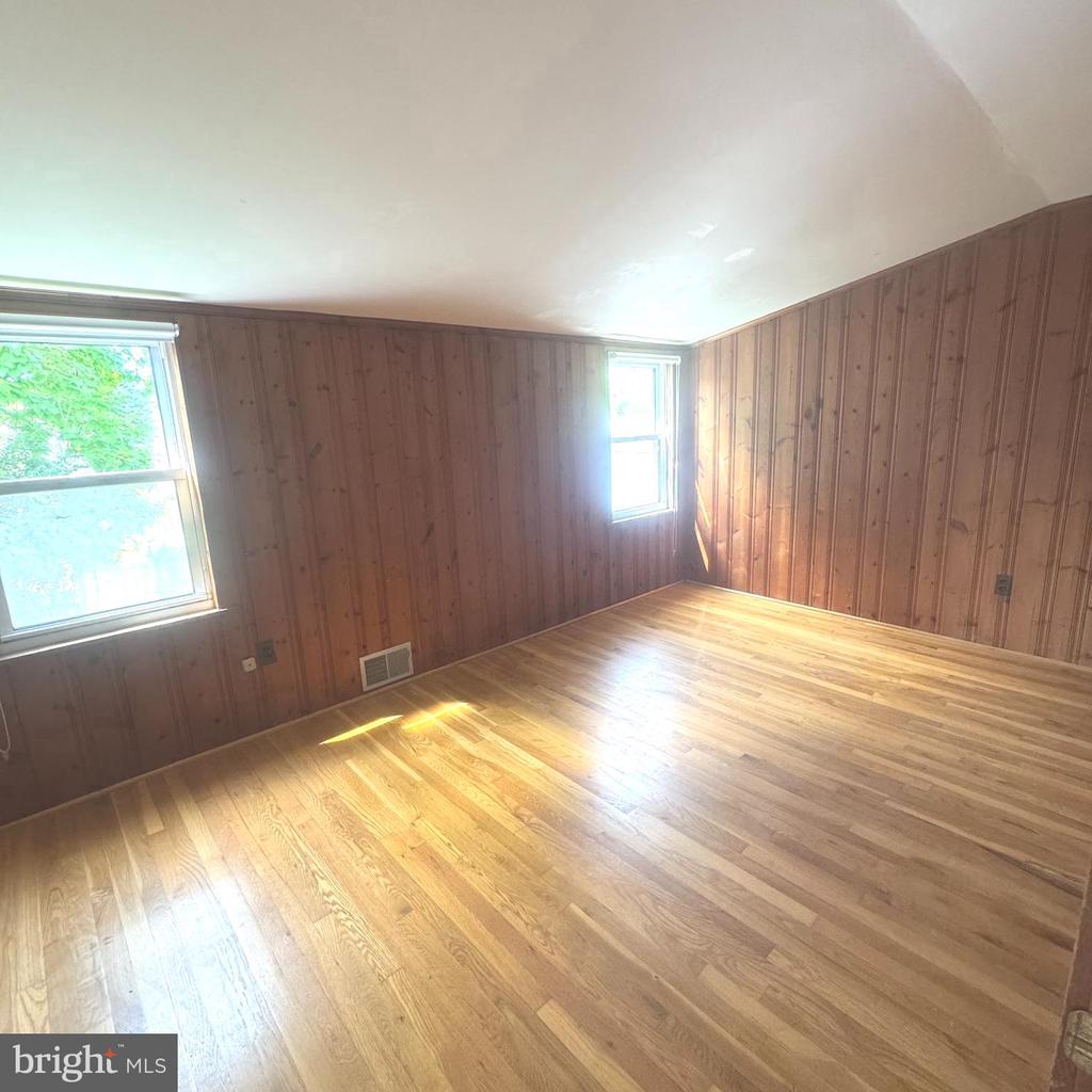 118 FLORENCE AVENUE