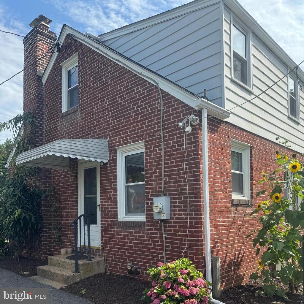 118 FLORENCE AVENUE