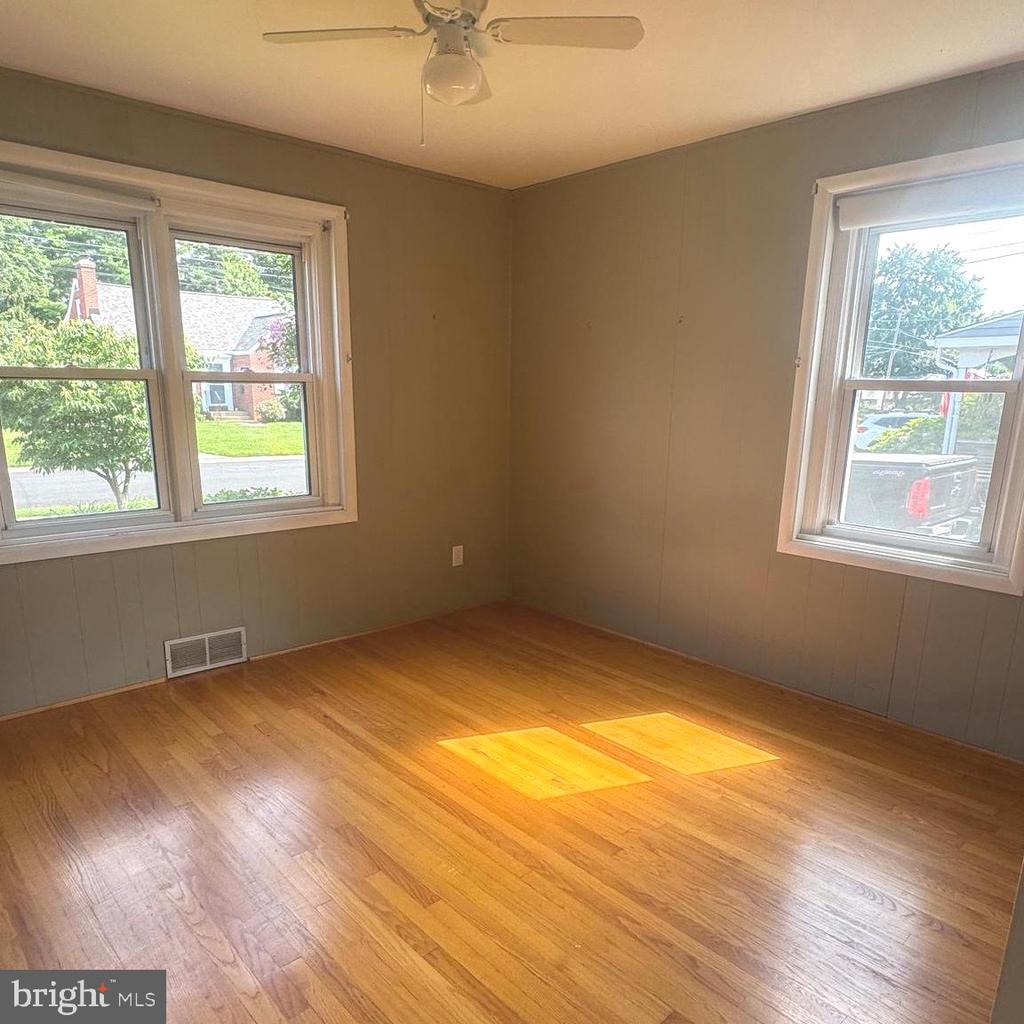118 FLORENCE AVENUE