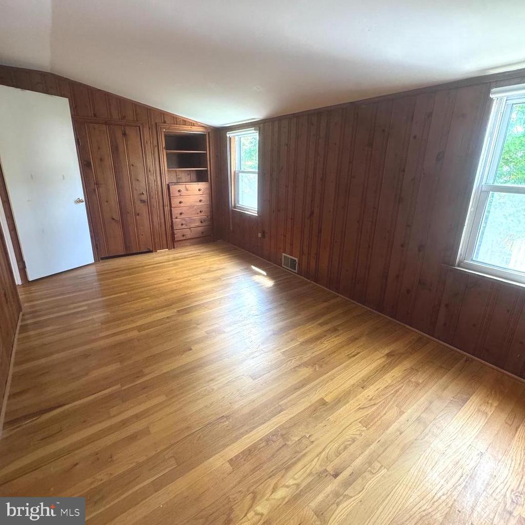 118 FLORENCE AVENUE