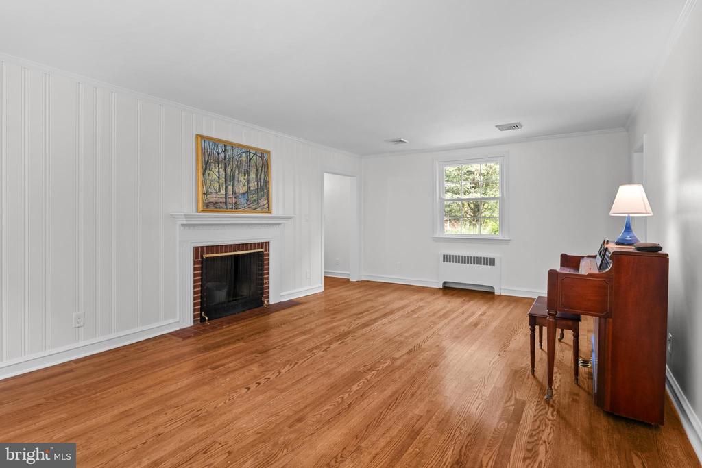 10 MADELYN AVENUE