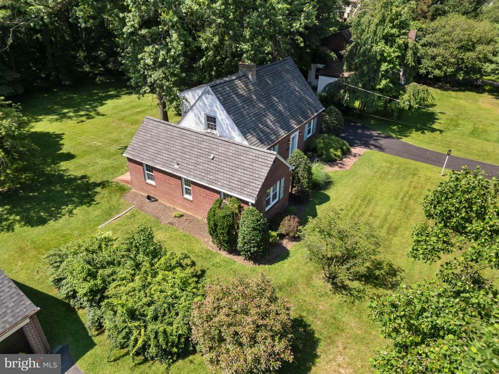 10 MADELYN AVENUE