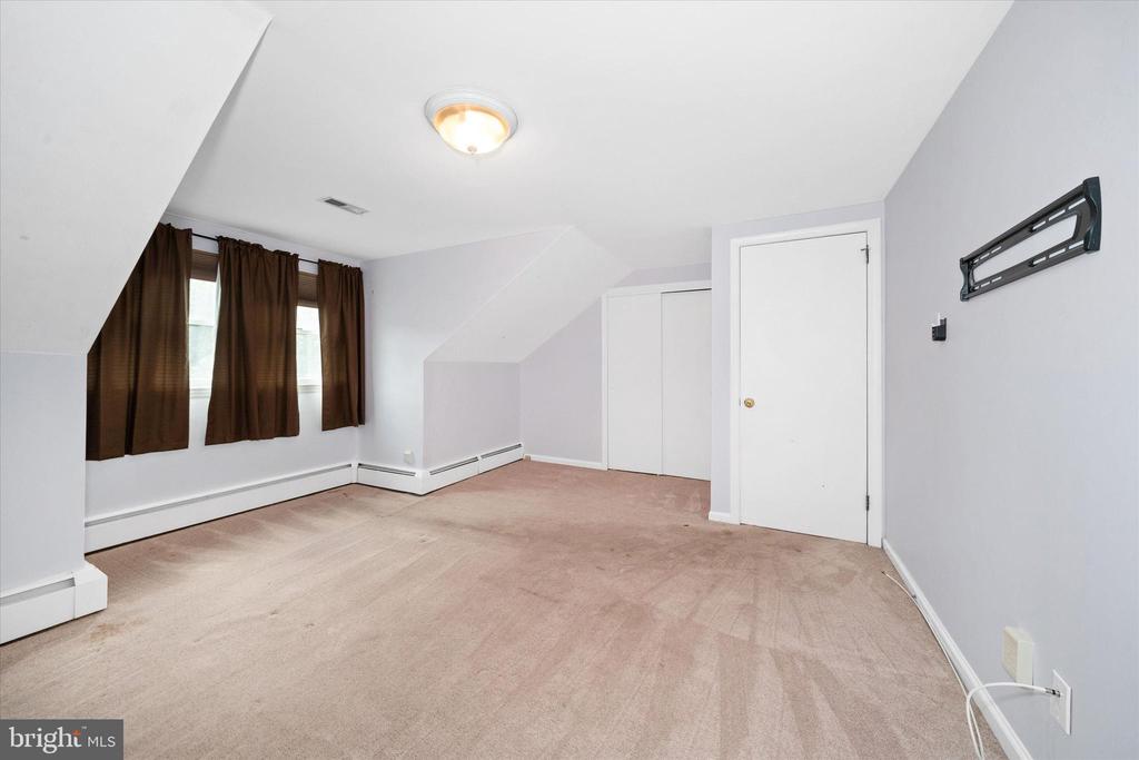 7 DAKOTA AVENUE