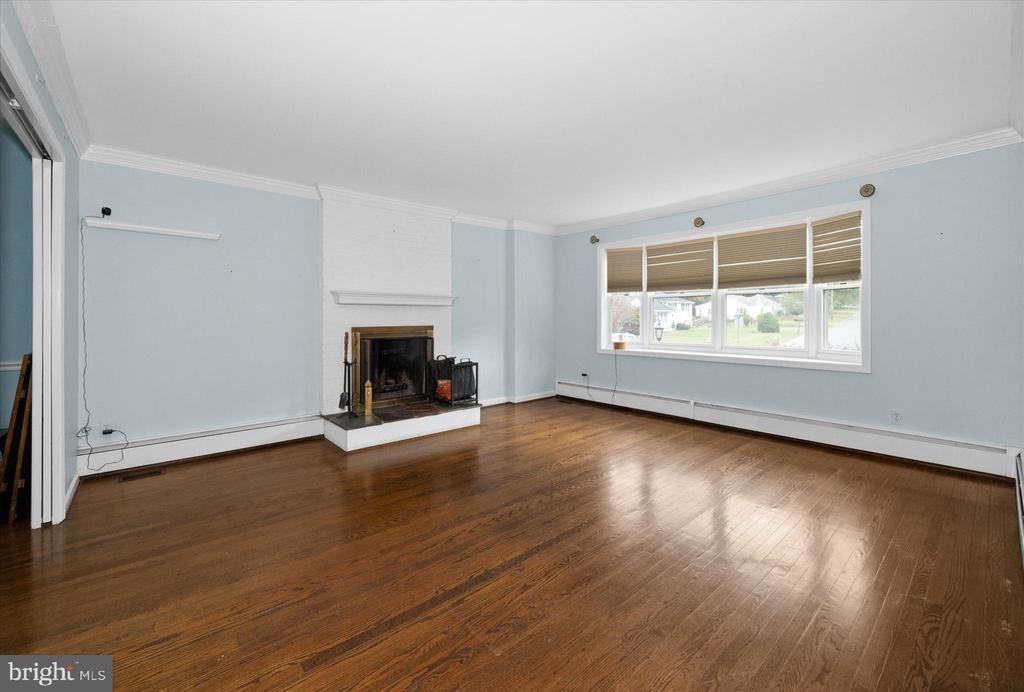 7 DAKOTA AVENUE