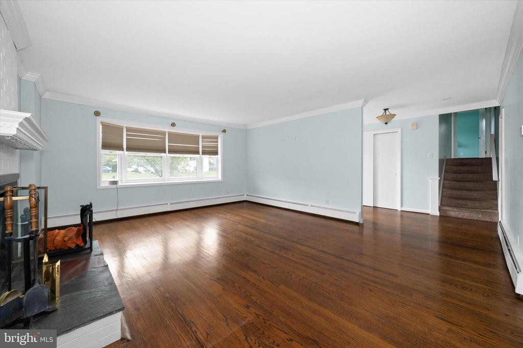 7 DAKOTA AVENUE