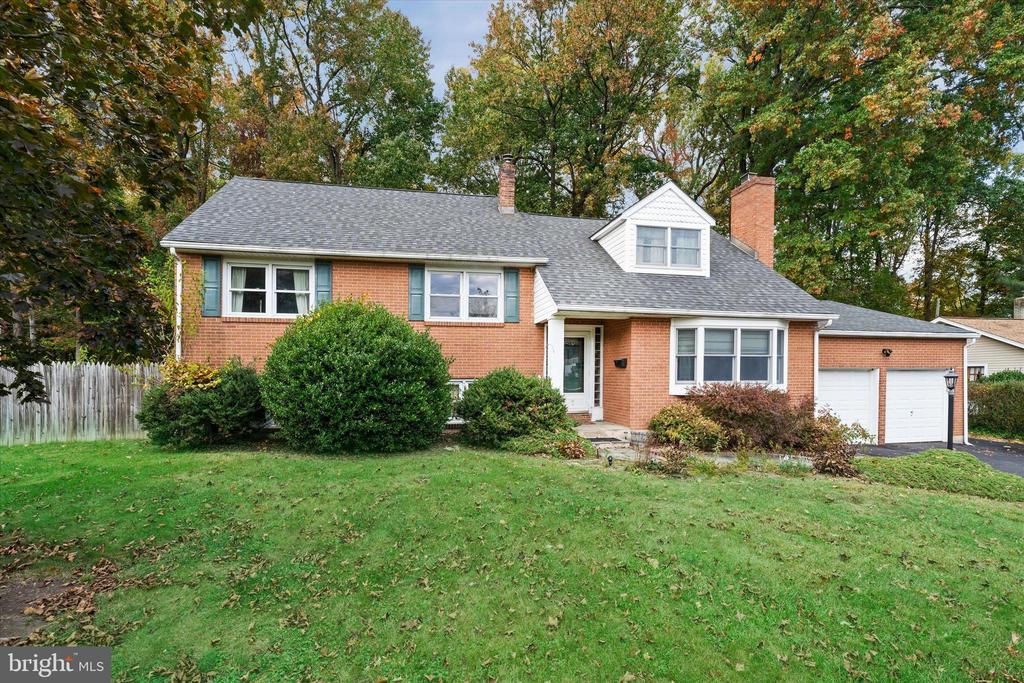 7 DAKOTA AVENUE