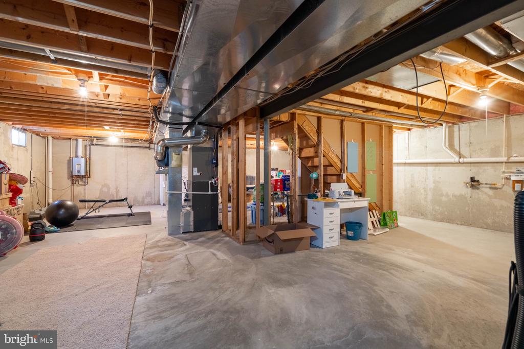 226 HORSESHOE DRIVE