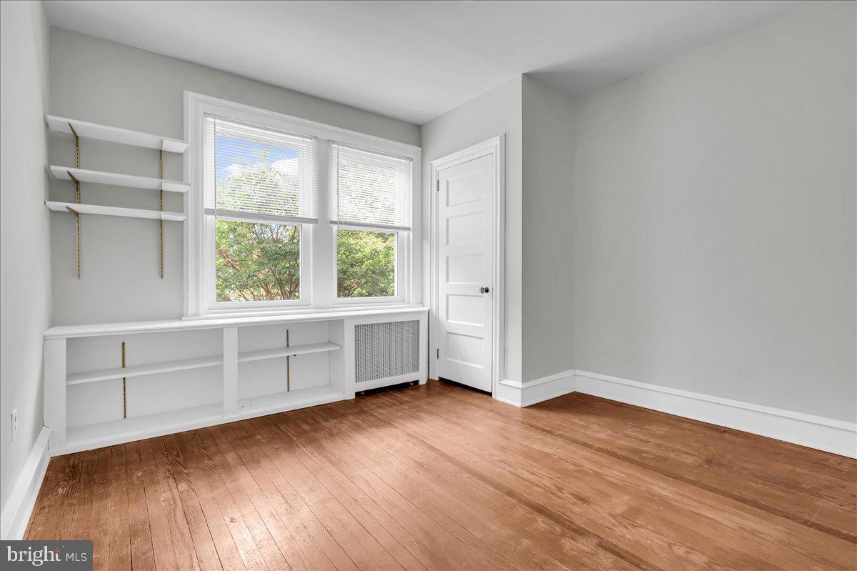 2100 WOODLAWN AVENUE