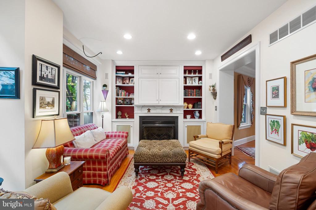 2314 WILLARD STREET