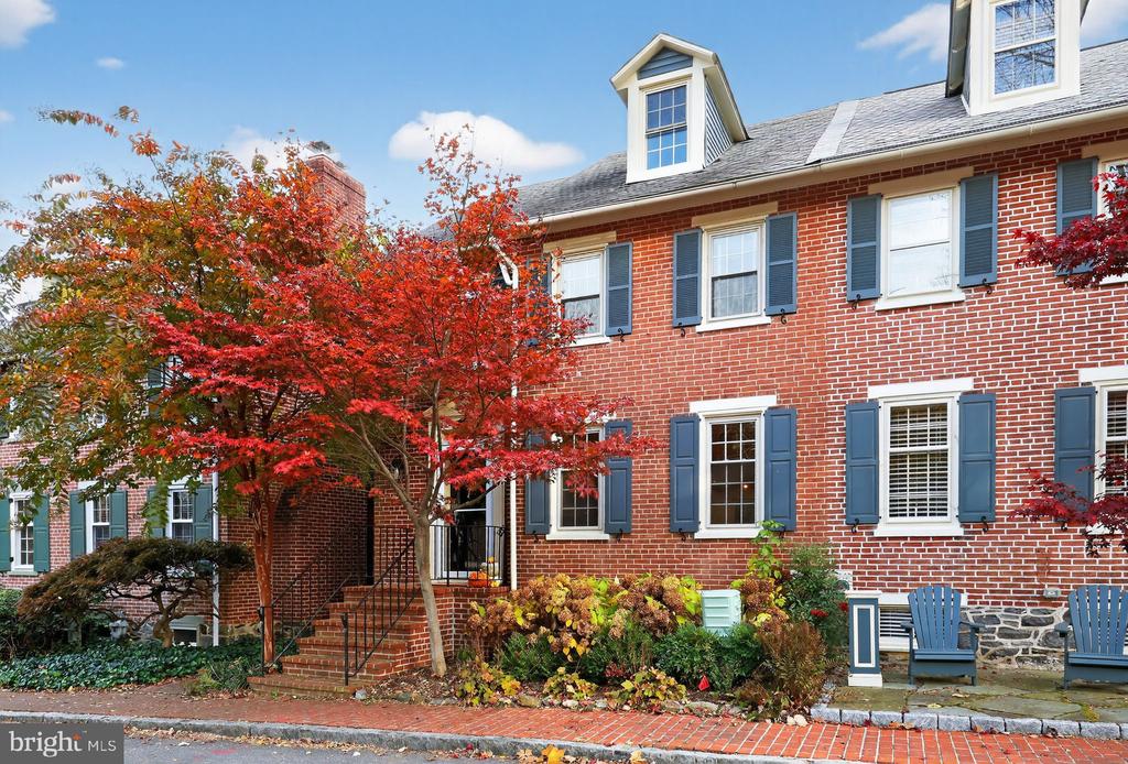 10 ROCKFORD ROAD