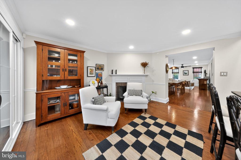 10 ROCKFORD ROAD